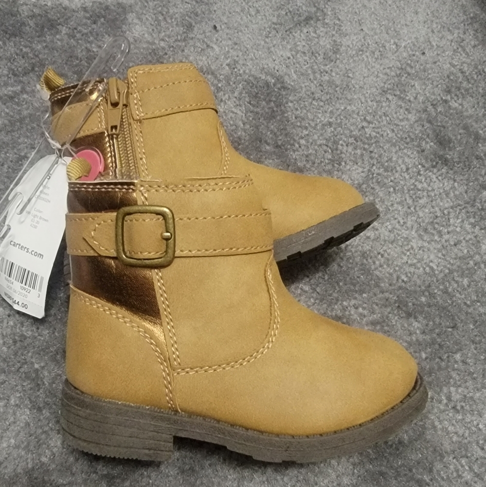 NEW Boots - Size 5 - super cute!